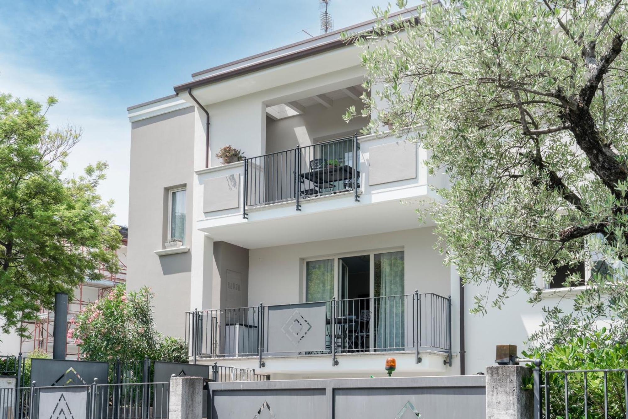 Matteotti Apartments Desenzano del Garda Buitenkant foto